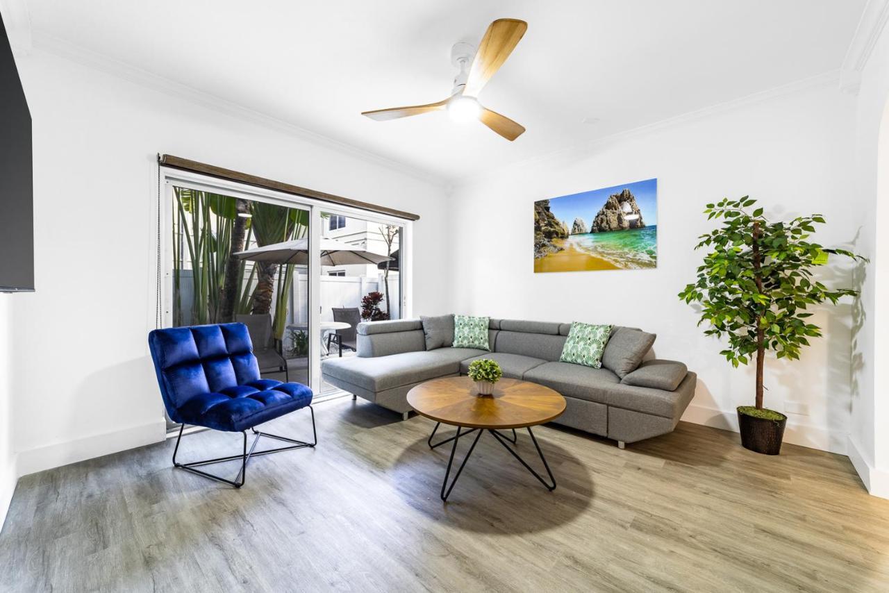 The Blue Parrot Apartment