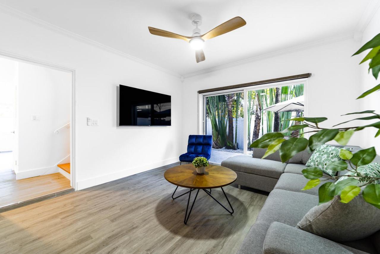 The Blue Parrot Apartment