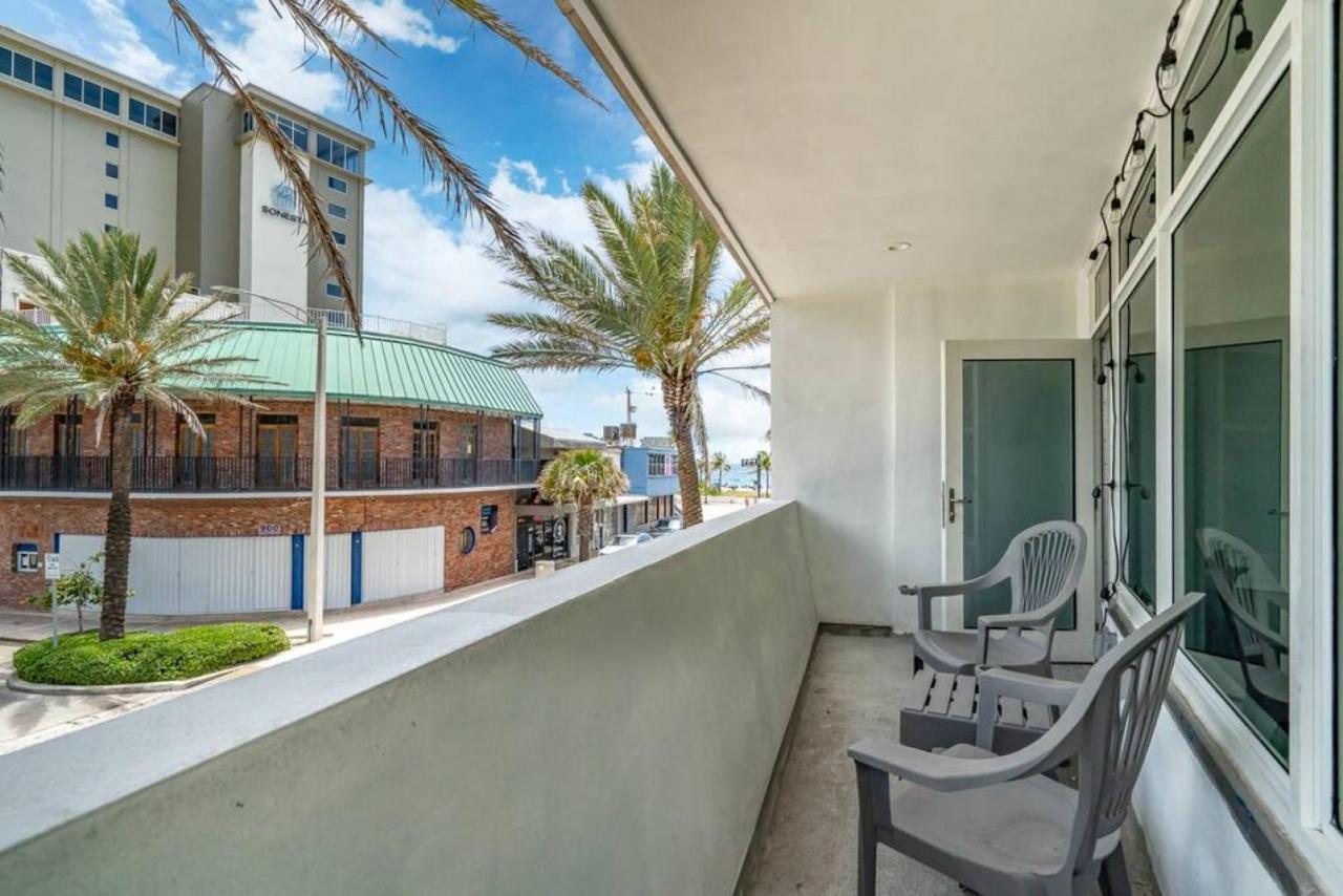 The Purple Pelican Beachfront With Ocean Balcony Unit 1 Holiday home