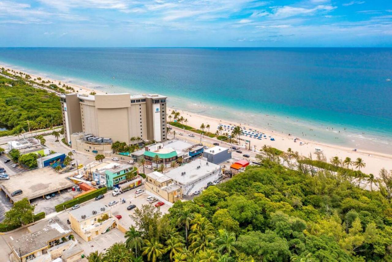 Holiday home The Purple Pelican Beachfront With Ocean Balcony Unit 1 Fort Lauderdale