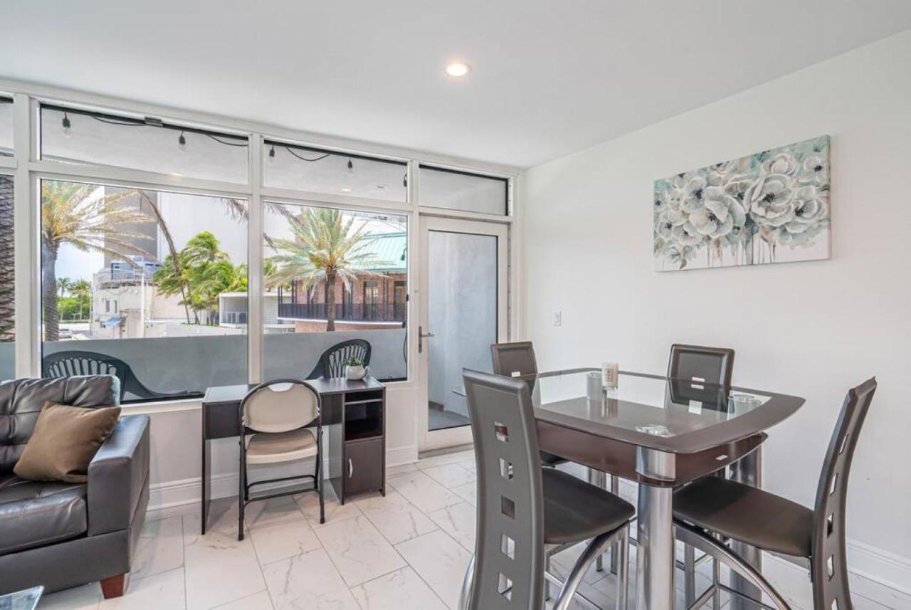 The Purple Pelican Beachfront With Ocean Balcony Unit 1 Holiday home Fort Lauderdale