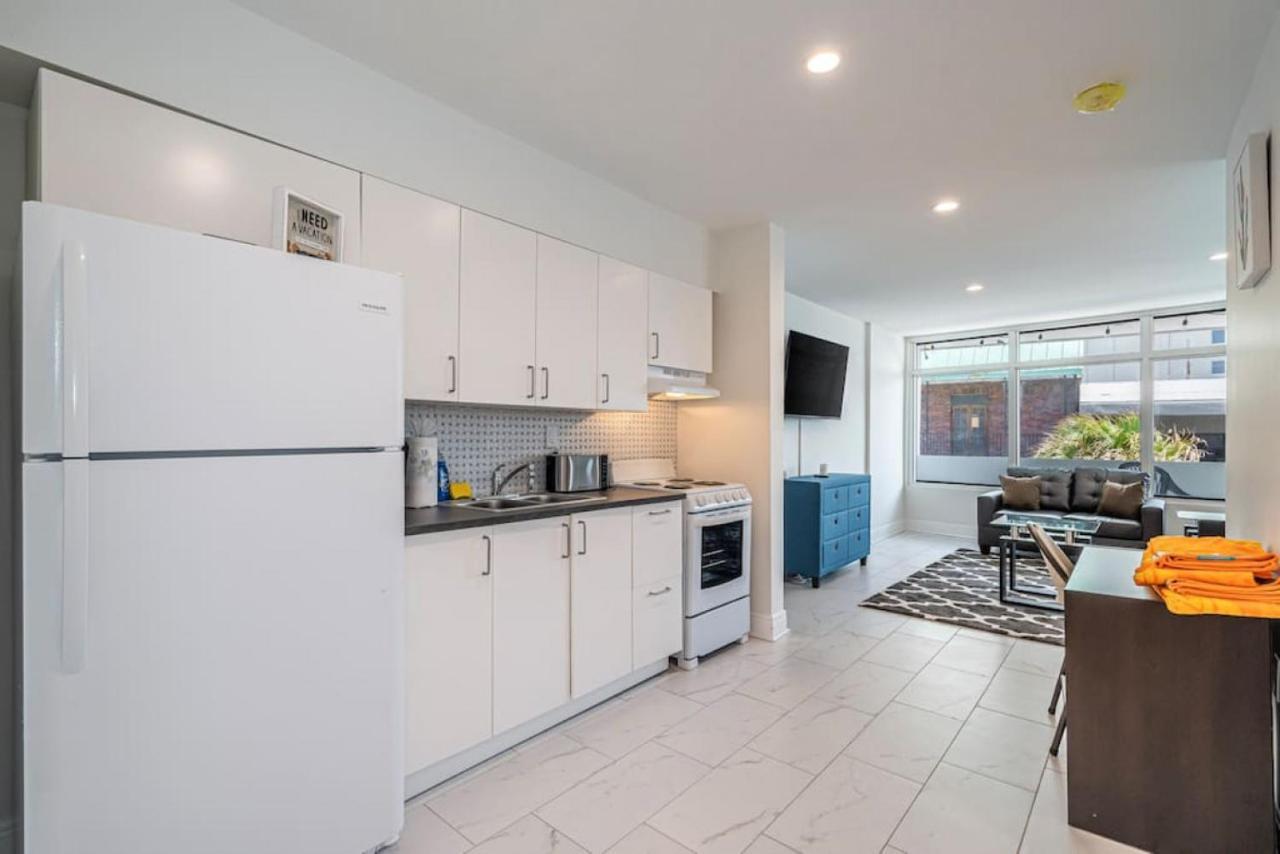 The Purple Pelican Beachfront With Ocean Balcony Unit 5 Holiday home