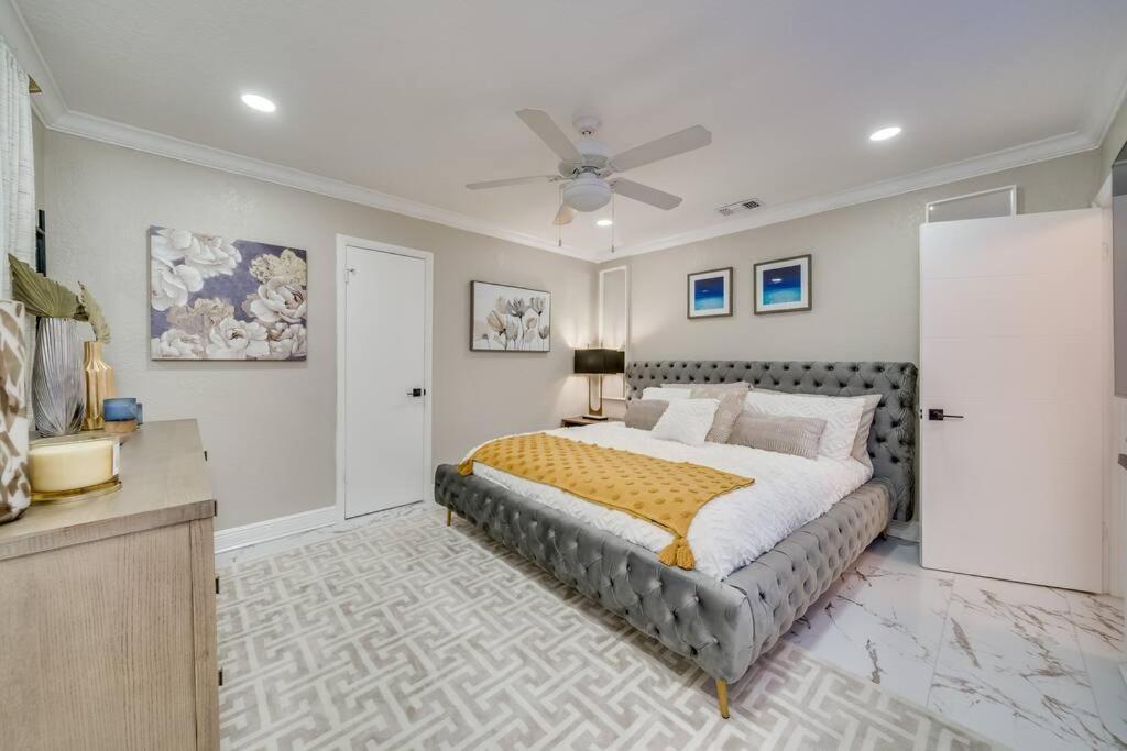 Modern 10 Minutes From Beach! Fort Lauderdale