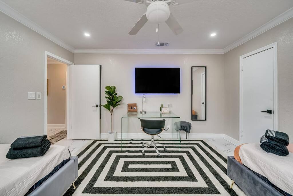 Apartment Modern 10 Minutes From Beach!
