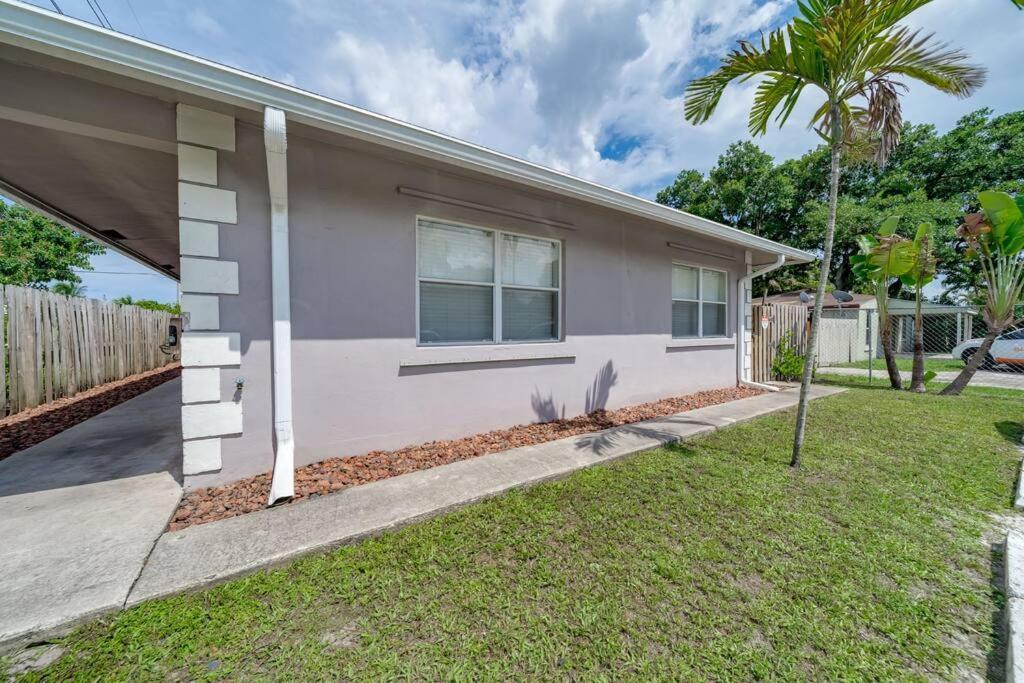 Apartment Modern 10 Minutes From Beach! *