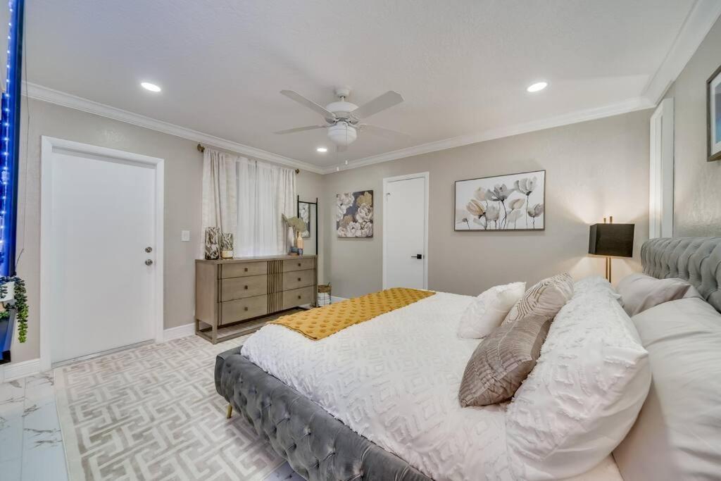 Modern 10 Minutes From Beach! Apartment
