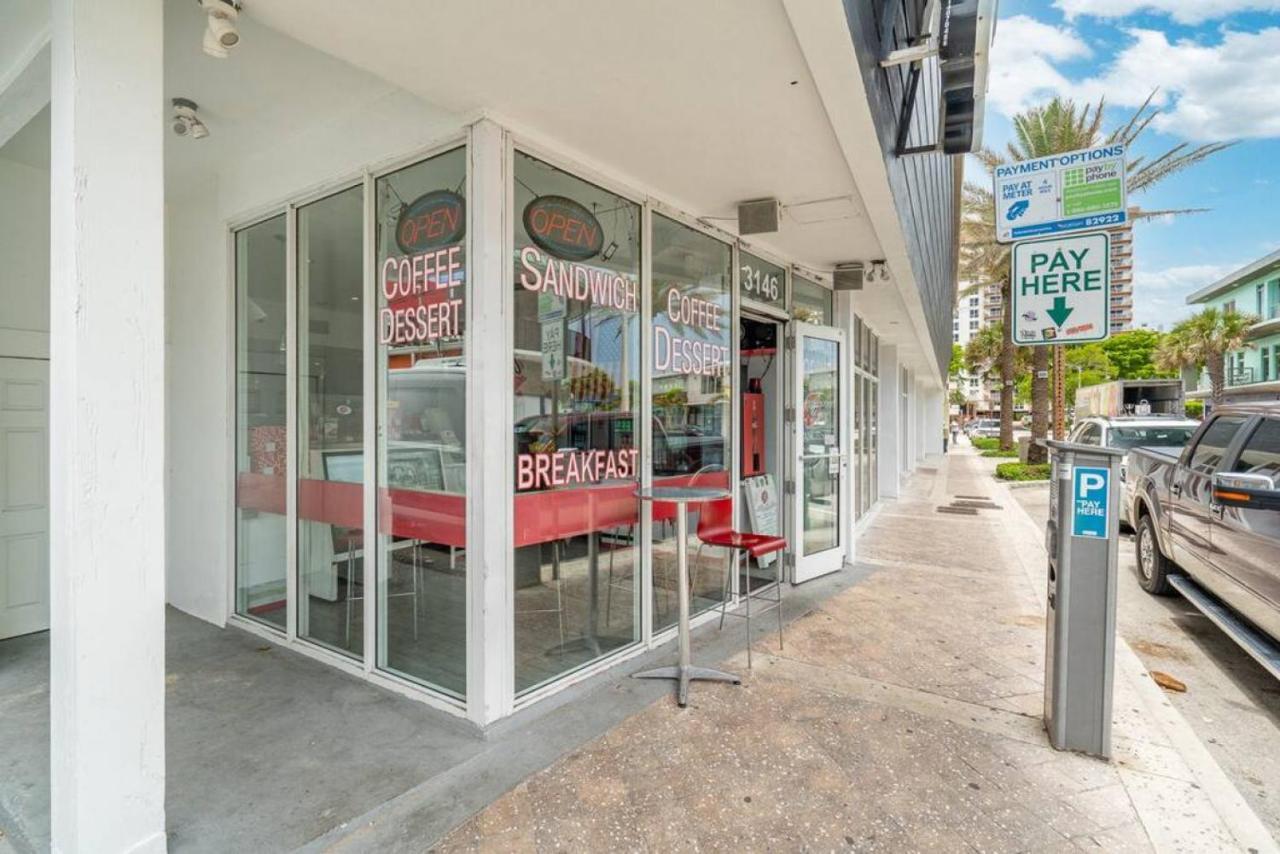 Holiday home The Purple Pelican Beachfront With Ocean Balcony Unit 1 Fort Lauderdale