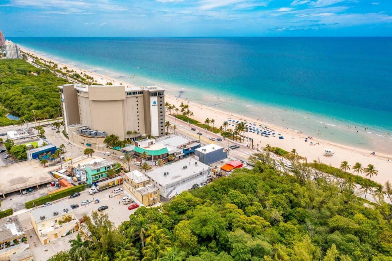 The Purple Pelican Beachfront With Ocean Balcony Unit 1 Holiday home
