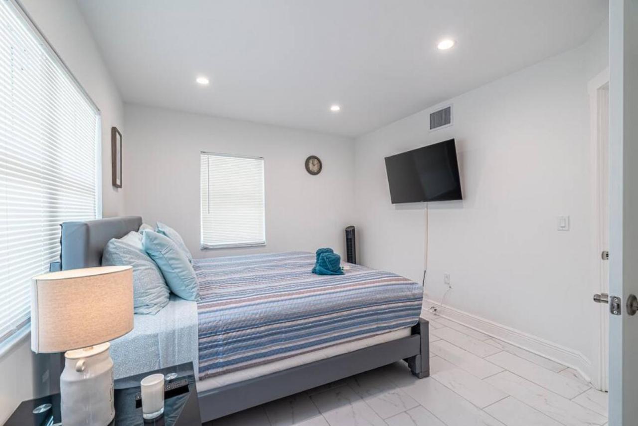 The Purple Pelican Beachfront With Ocean Balcony Unit 1 Fort Lauderdale