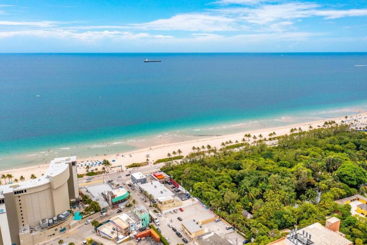 The Purple Pelican Beachfront With Ocean Balcony Unit 1 Holiday home *