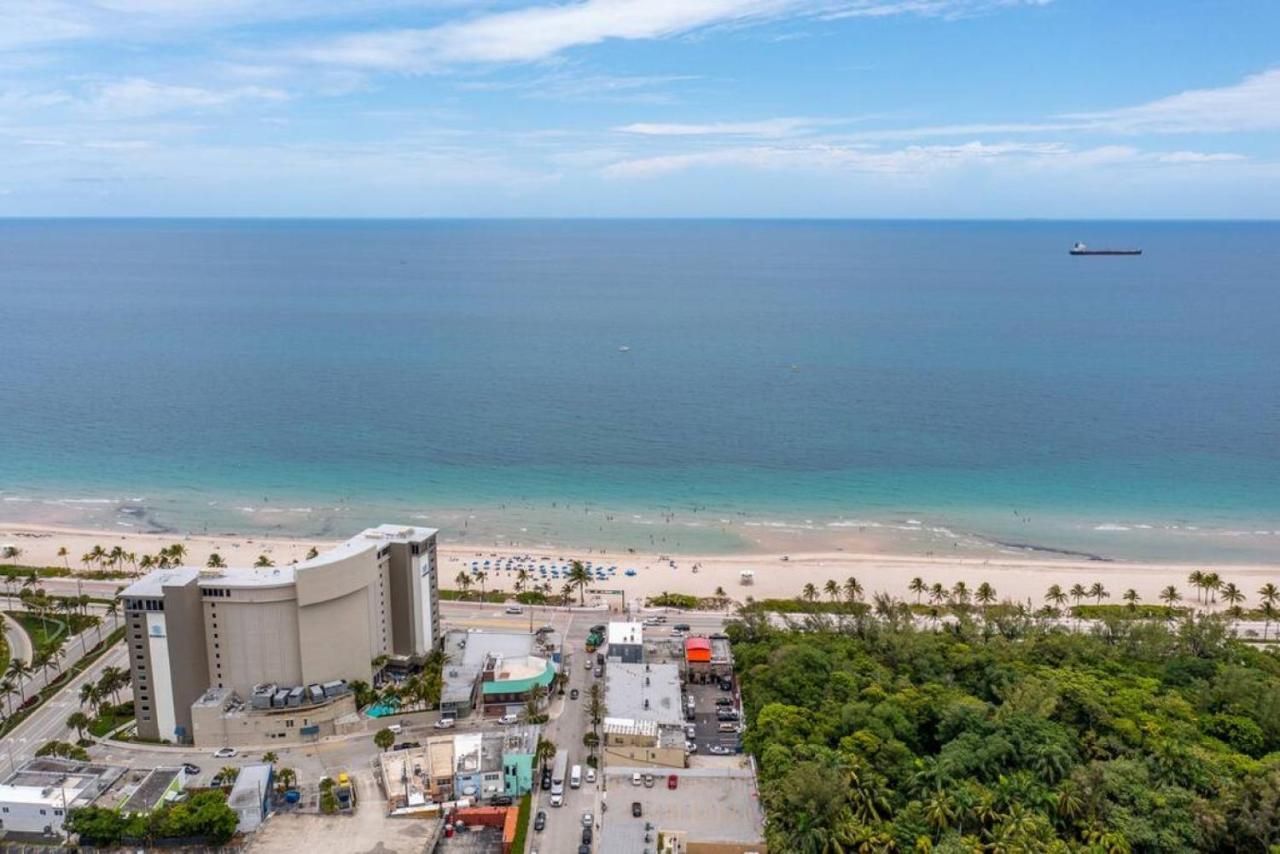 The Purple Pelican Beachfront With Ocean Balcony Unit 1