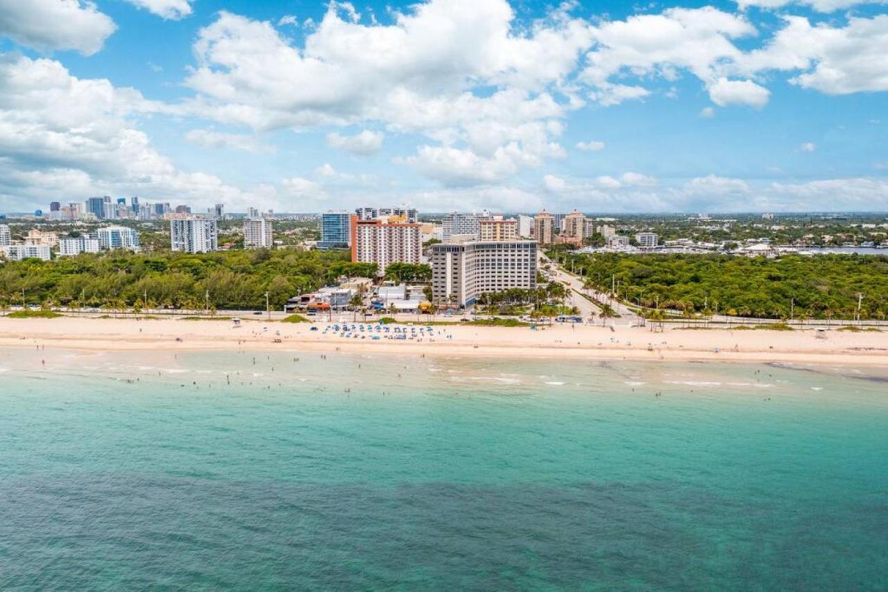 The Purple Pelican Beachfront With Ocean Balcony Unit 1 Holiday home *