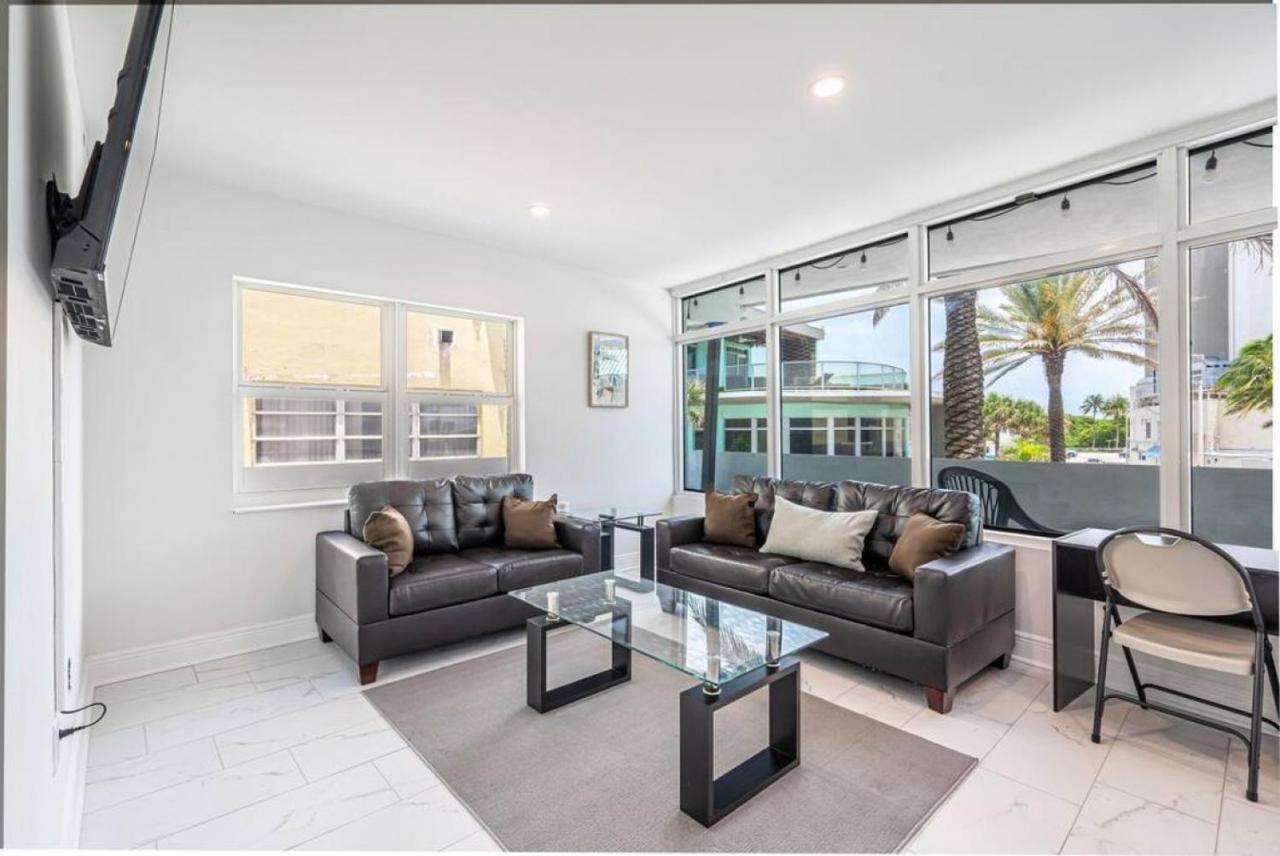 Holiday home The Purple Pelican Beachfront With Ocean Balcony Unit 1 Fort Lauderdale