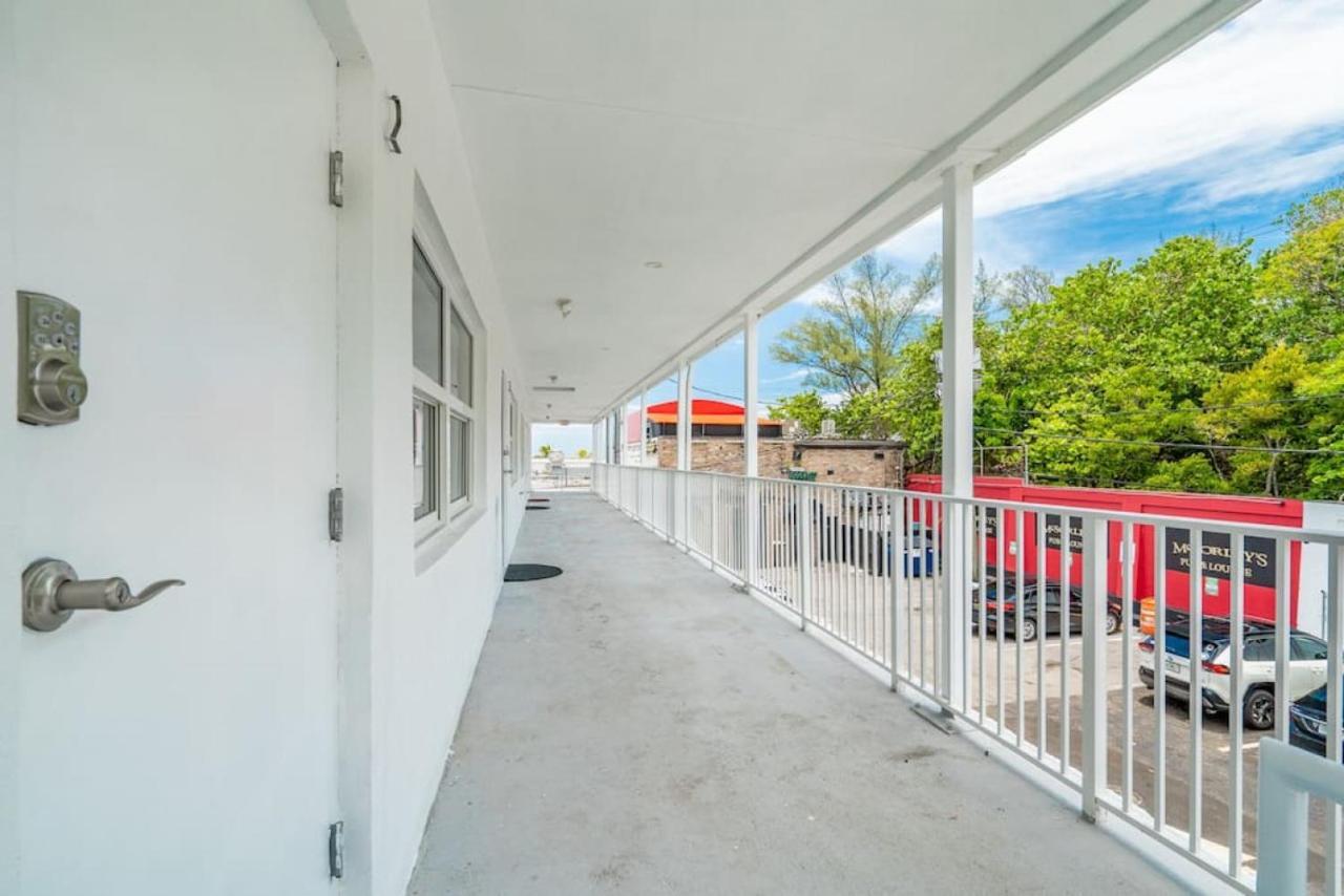 Holiday home The Purple Pelican Beachfront With Ocean Balcony Unit 1 Fort Lauderdale