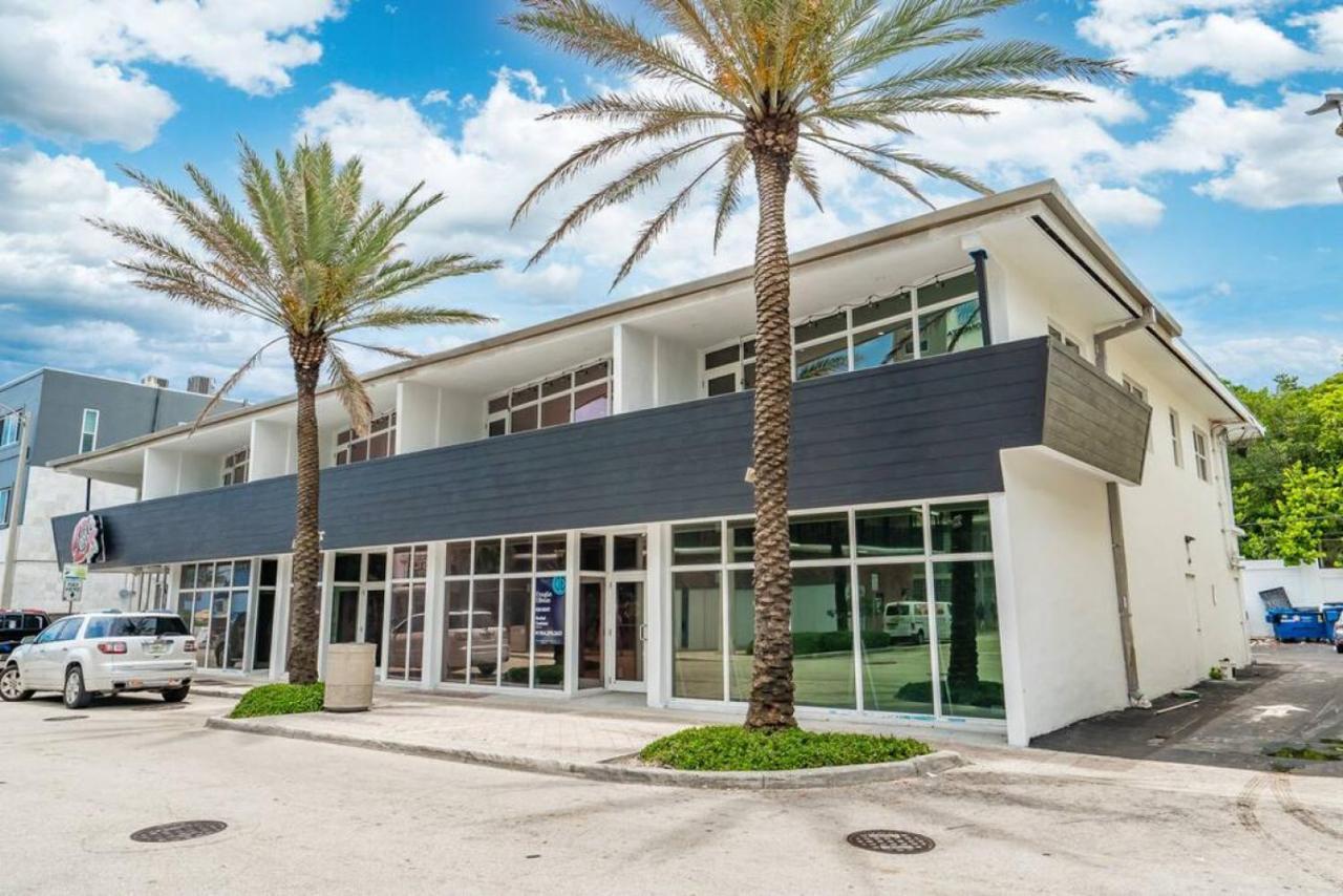 Holiday home The Purple Pelican Beachfront With Ocean Balcony Unit 1 Fort Lauderdale
