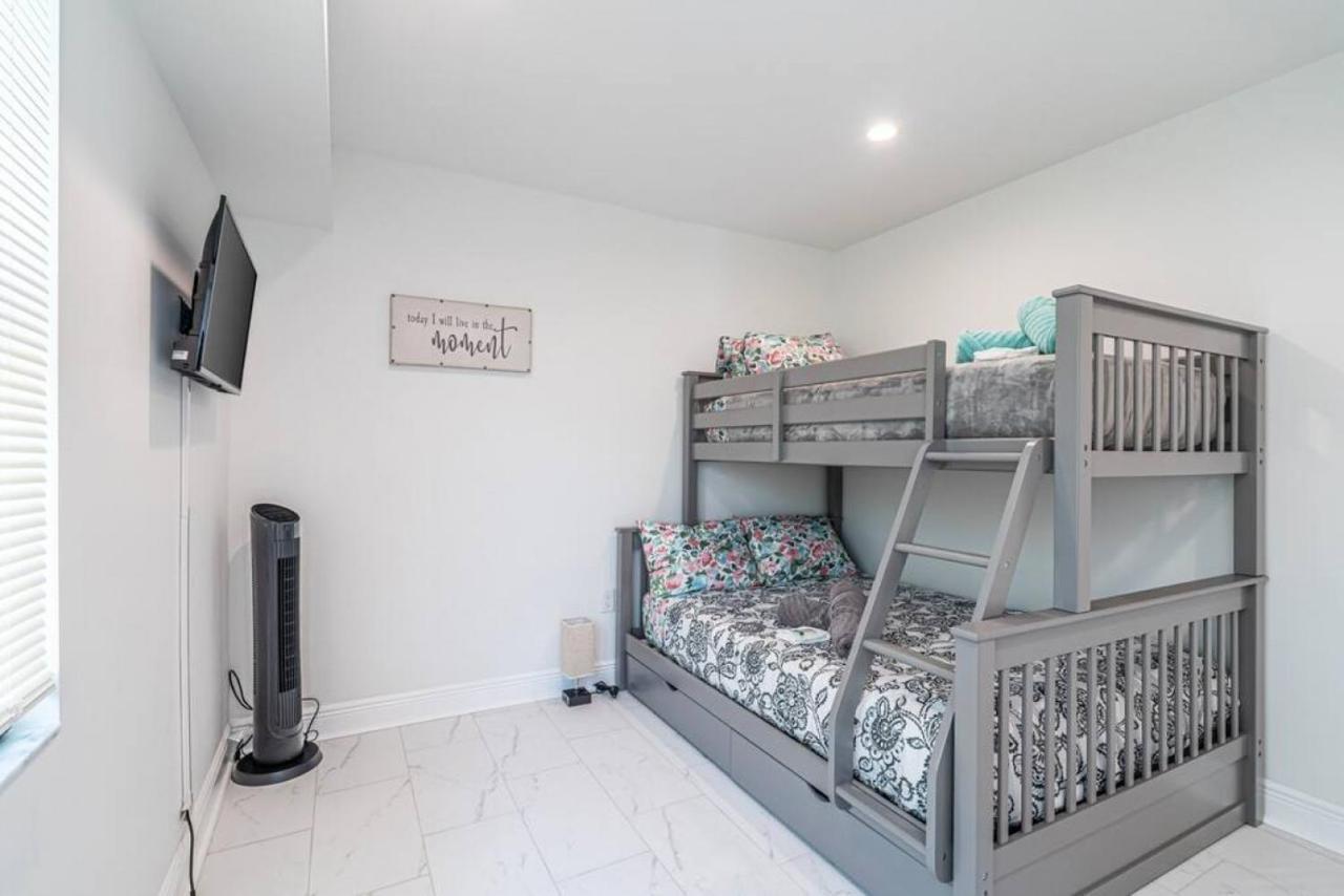 The Purple Pelican Beachfront With Ocean Balcony Unit 1 Holiday home