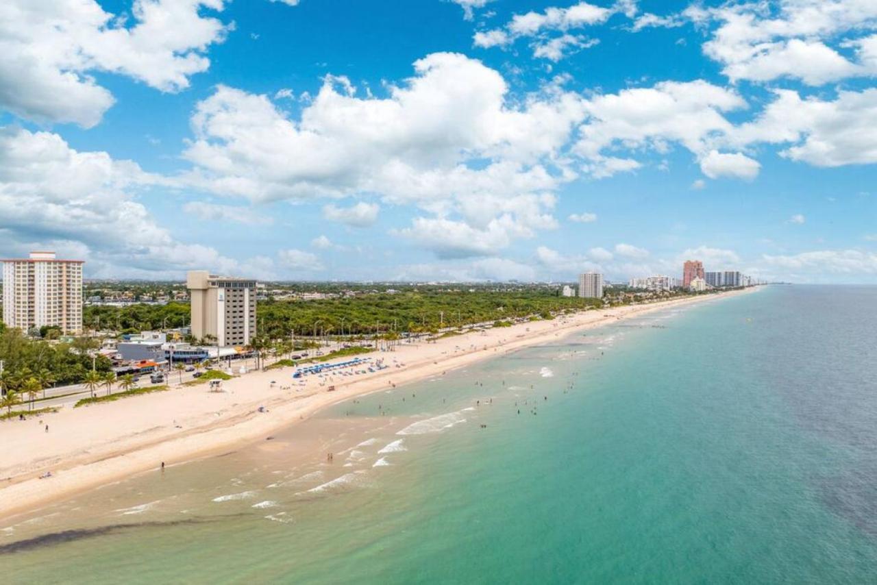 The Purple Pelican Beachfront With Ocean Balcony Unit 1 *