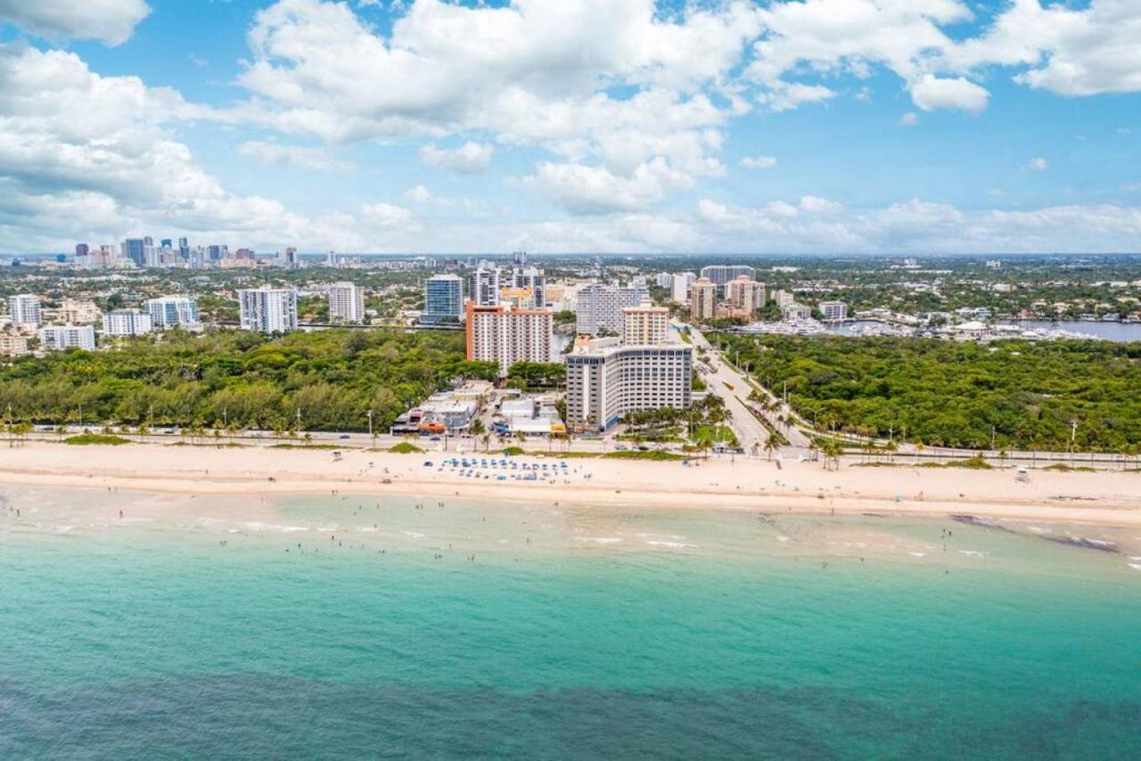 The Purple Pelican Beachfront With Ocean Balcony Unit 1 Holiday home *