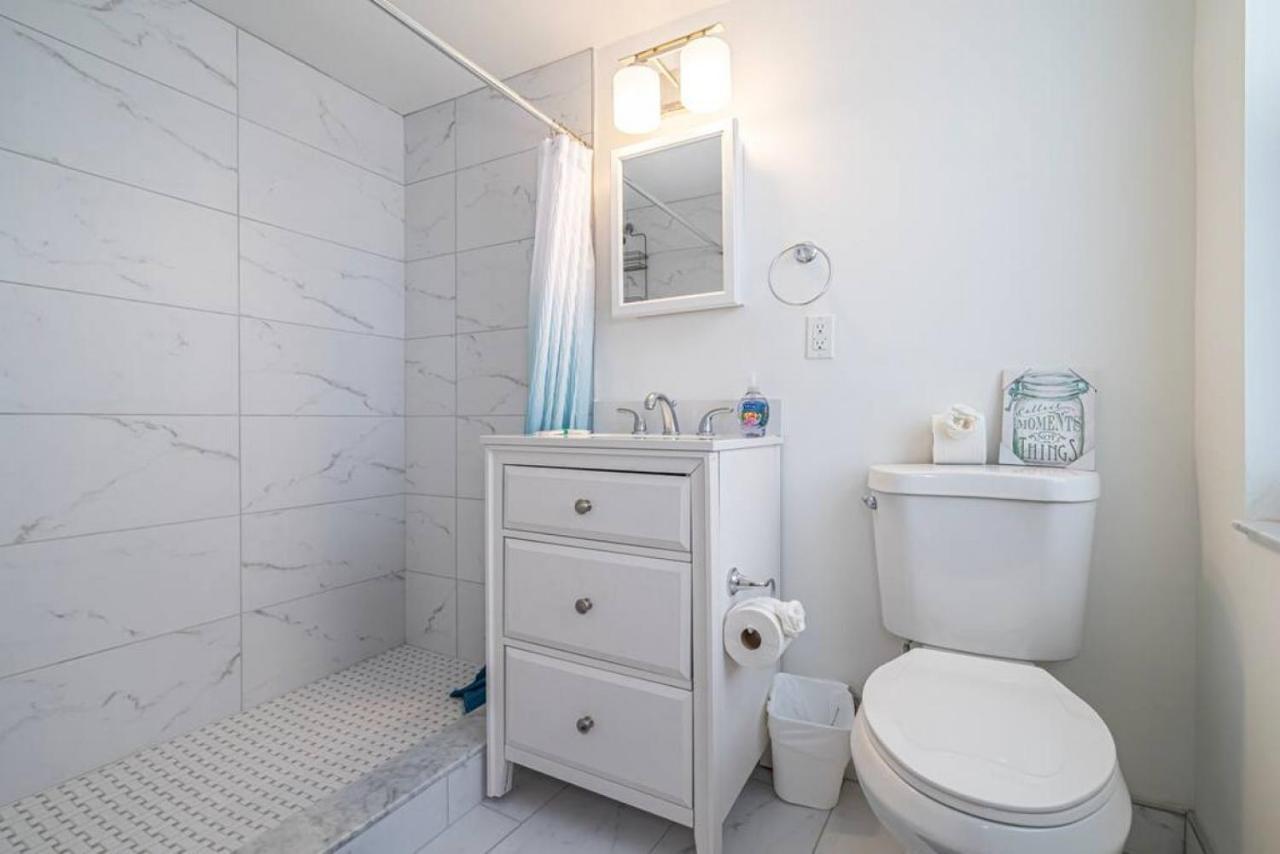 The Purple Pelican Beachfront With Ocean Balcony Unit 1 Holiday home Fort Lauderdale
