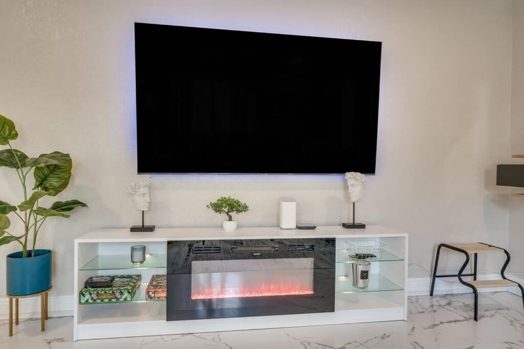 Modern 10 Minutes From Beach! Apartment Fort Lauderdale