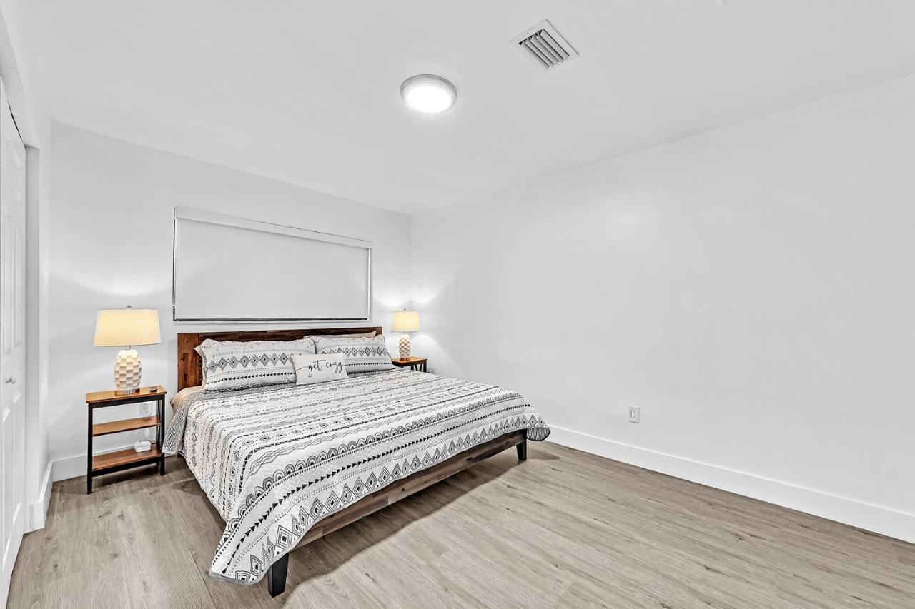 Fun Adventure Luxy Retreat Home! Heated Pool! *