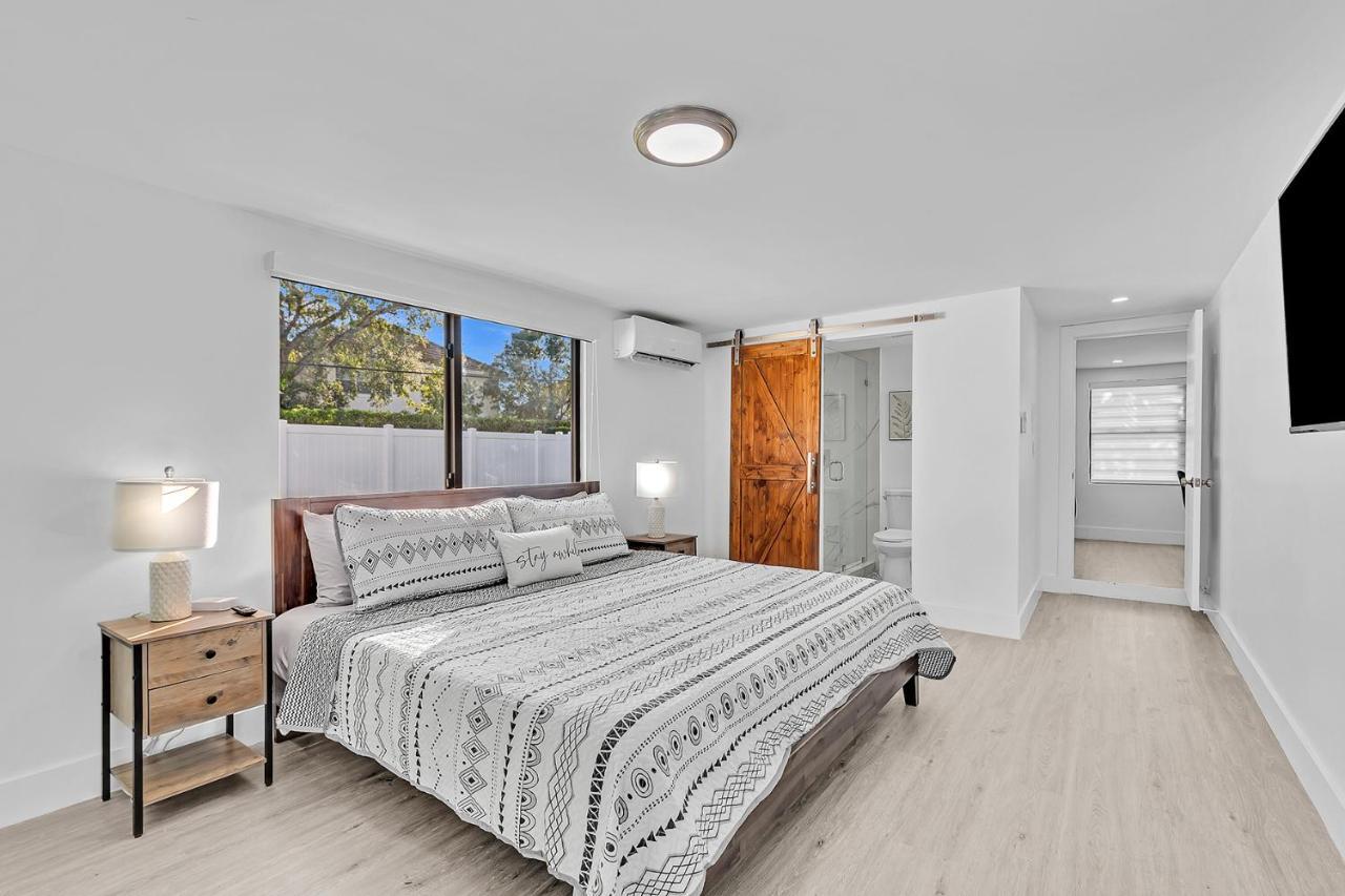 Fun Adventure Luxy Retreat Home! Heated Pool! Fort Lauderdale
