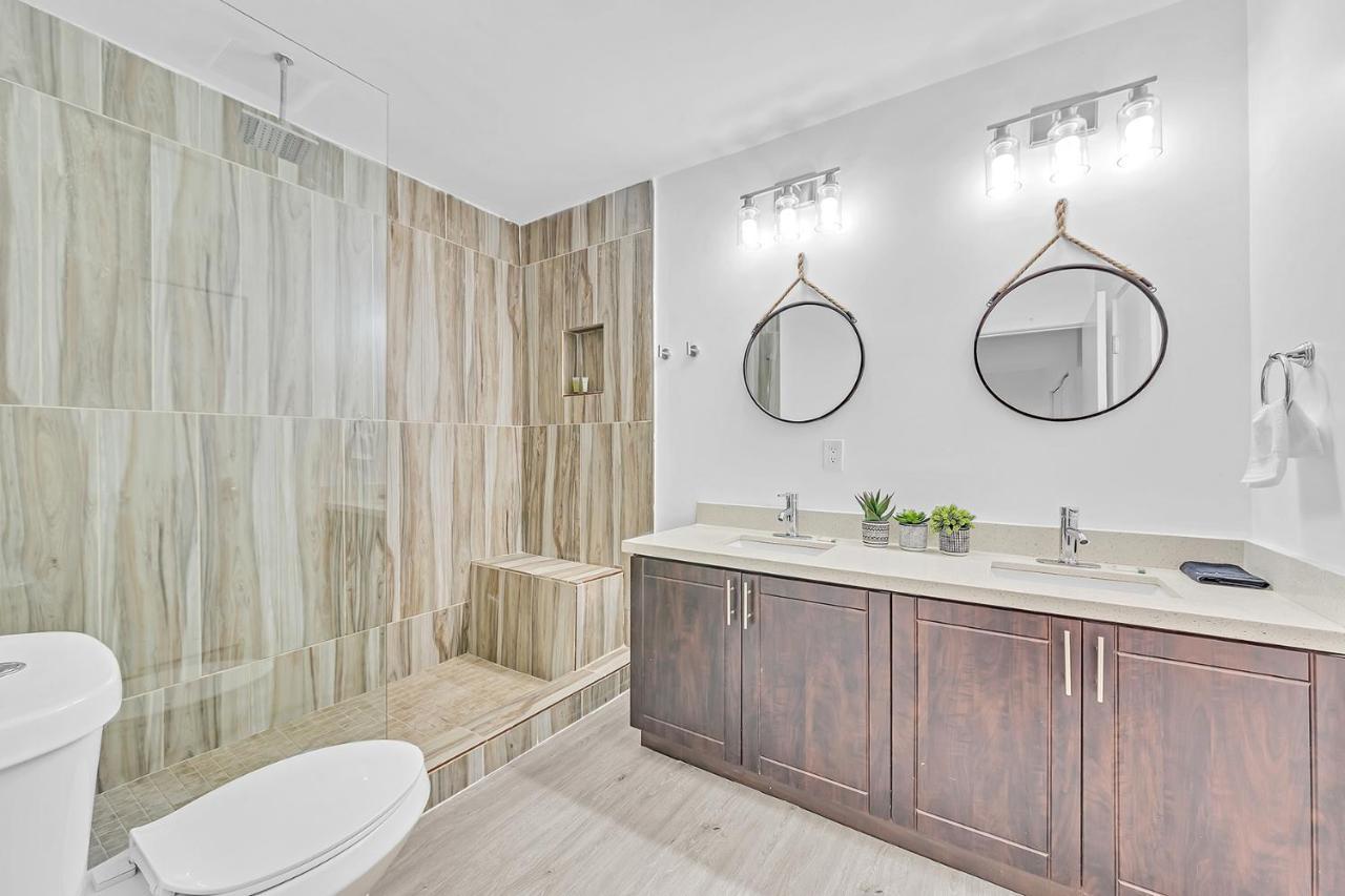 Fun Adventure Luxy Retreat Home! Heated Pool! Fort Lauderdale