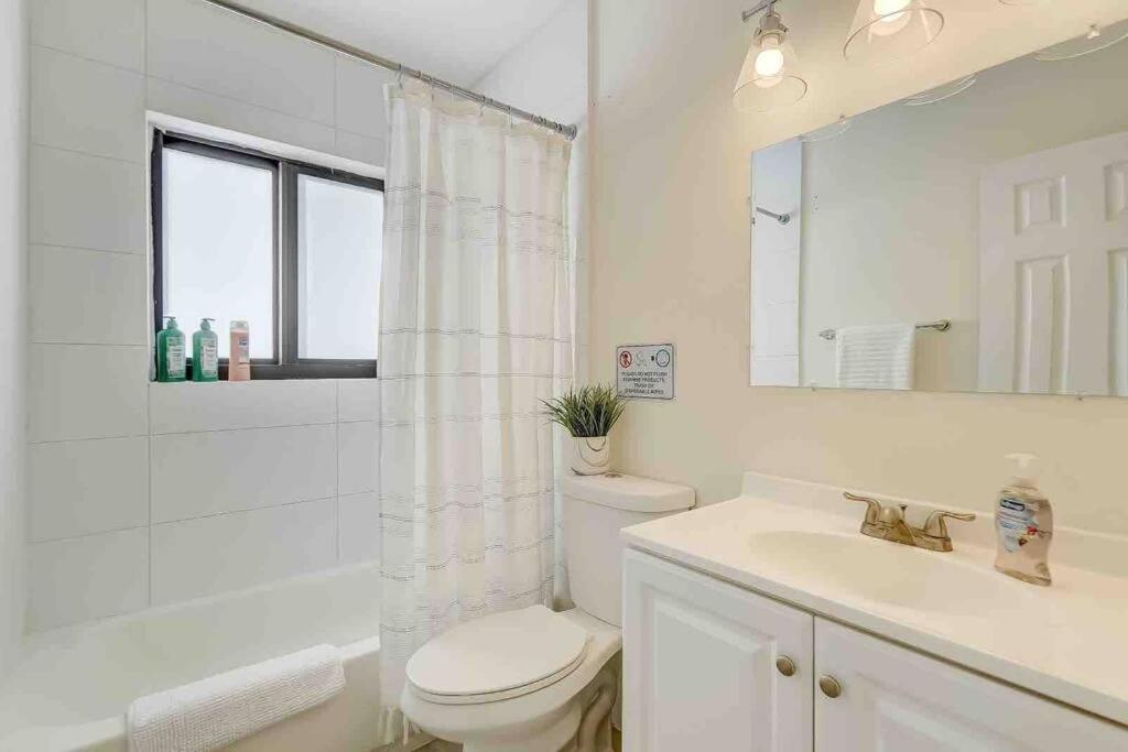 Modern & Beachy-rlx Space For 6ppl Apartment Fort Lauderdale