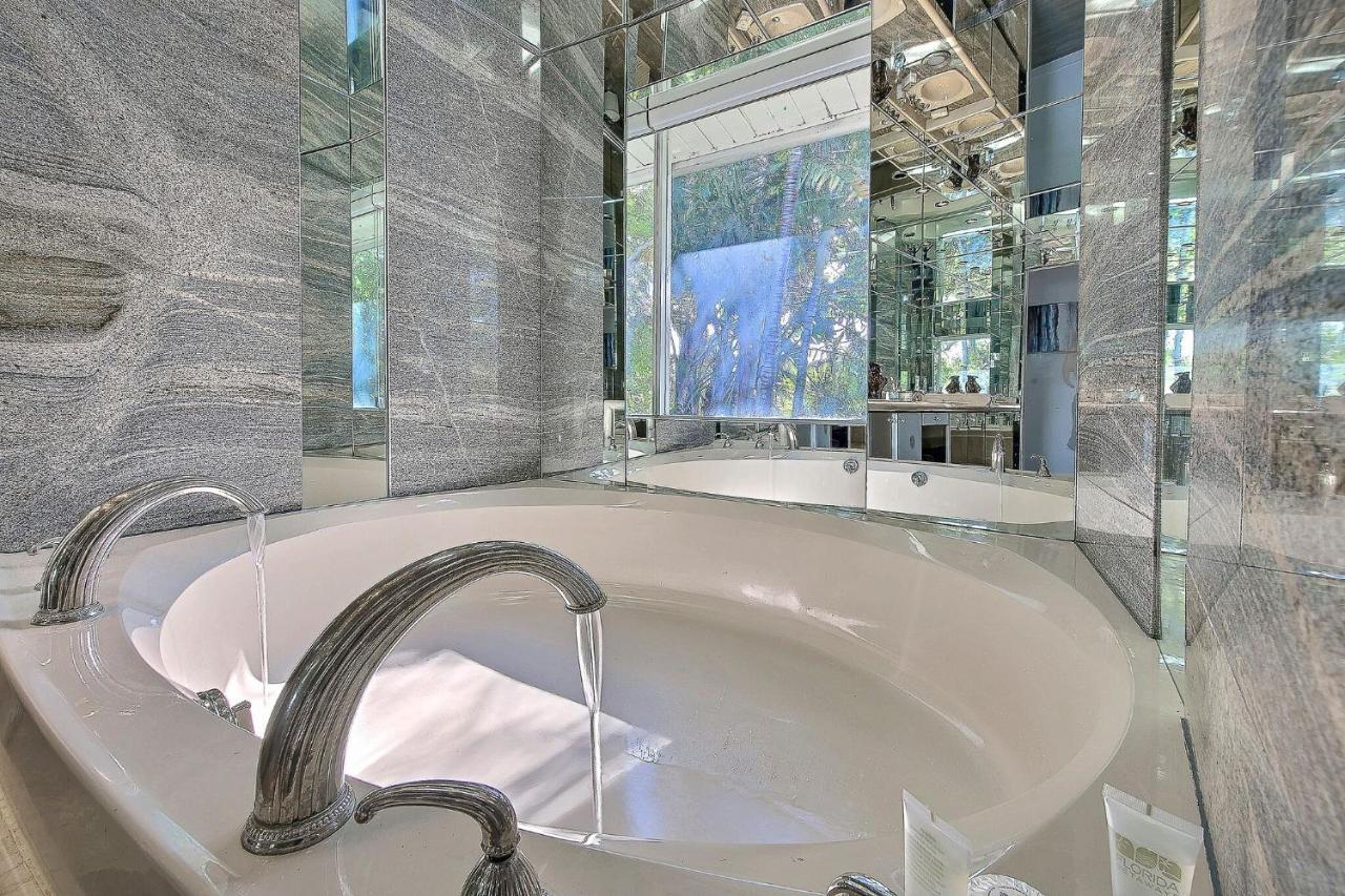 Holiday home Breathtaking Tropical Featured In Movies