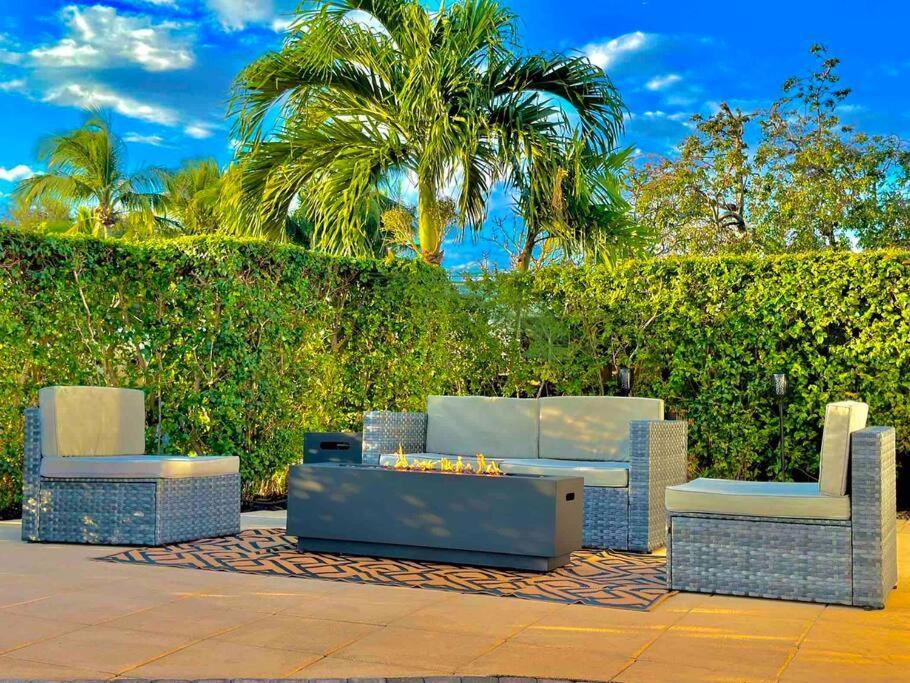 Paradise Lux Waterfrnt Villa/ W Boat & Jet Rtl