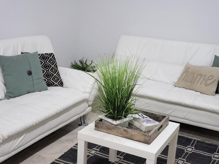 Apts With Backyard Near Lauderdale Beach, Nightlife, Cruise Port, Airport Apartment *