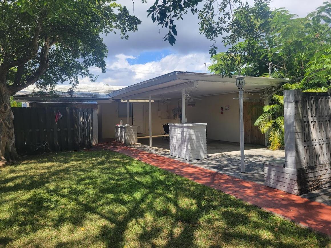 Apts With Backyard Near Lauderdale Beach, Nightlife, Cruise Port, Airport