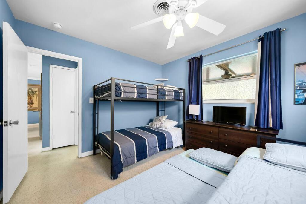 Palm Paradise-seaside W Heated Saltwater Pool Holiday home