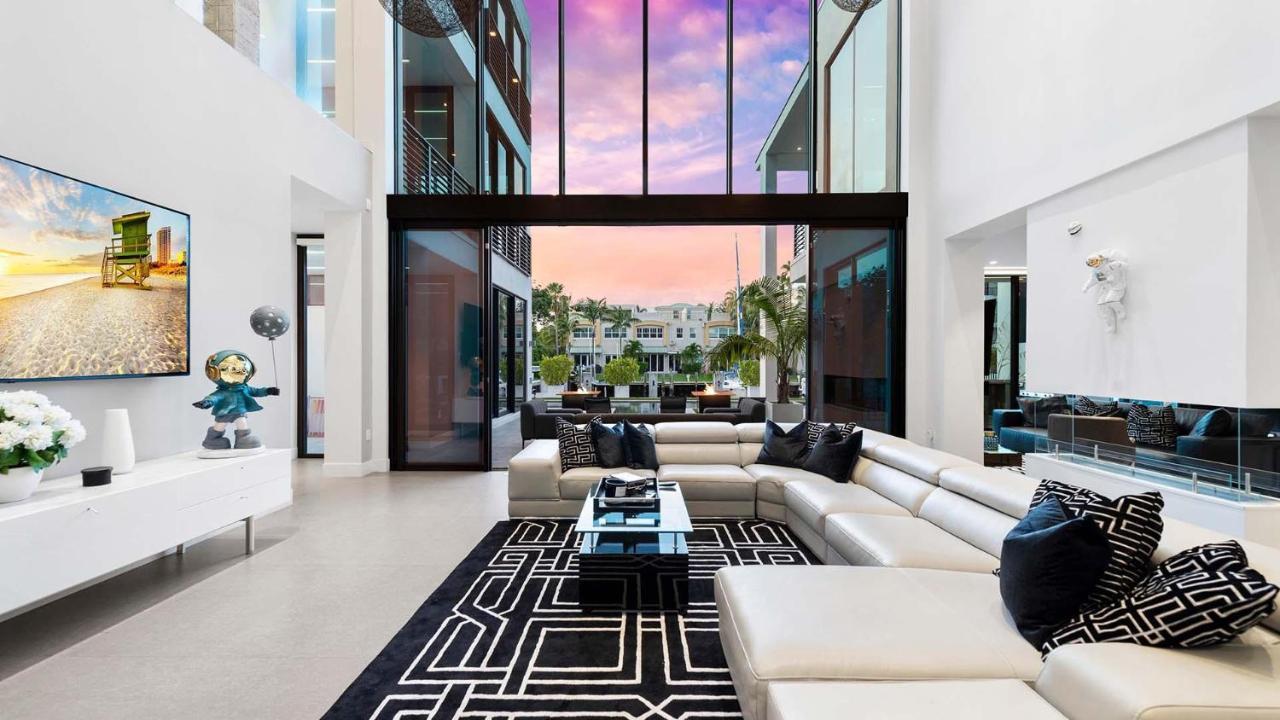 Boardwalk Mansion * Fort Lauderdale