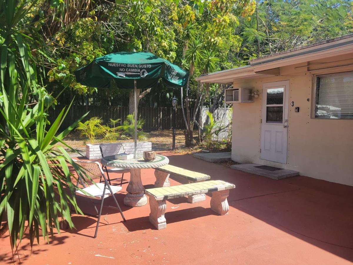Apts With Backyard Near Lauderdale Beach, Nightlife, Cruise Port, Airport Apartment