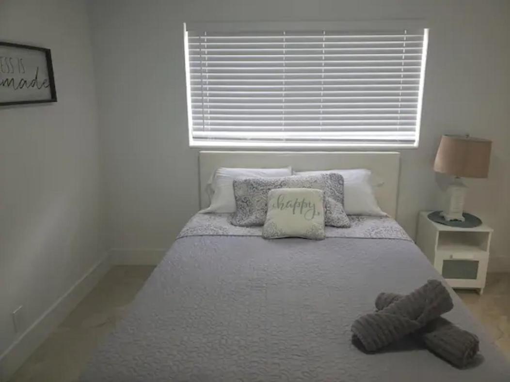 Apts With Backyard Near Lauderdale Beach, Nightlife, Cruise Port, Airport Fort Lauderdale