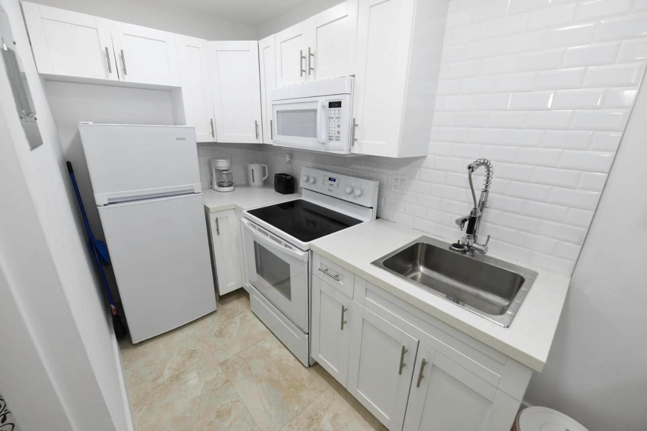 Apts With Backyard Near Lauderdale Beach, Nightlife, Cruise Port, Airport Fort Lauderdale