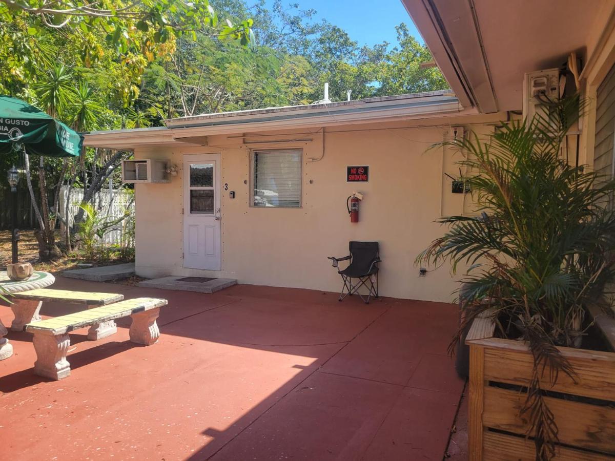 Apts With Backyard Near Lauderdale Beach, Nightlife, Cruise Port, Airport Fort Lauderdale