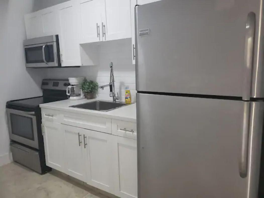 Apartment Apts With Backyard Near Lauderdale Beach, Nightlife, Cruise Port, Airport