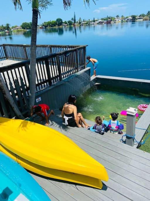 Lakefront Retreat Water View Fishing Casino Holiday home