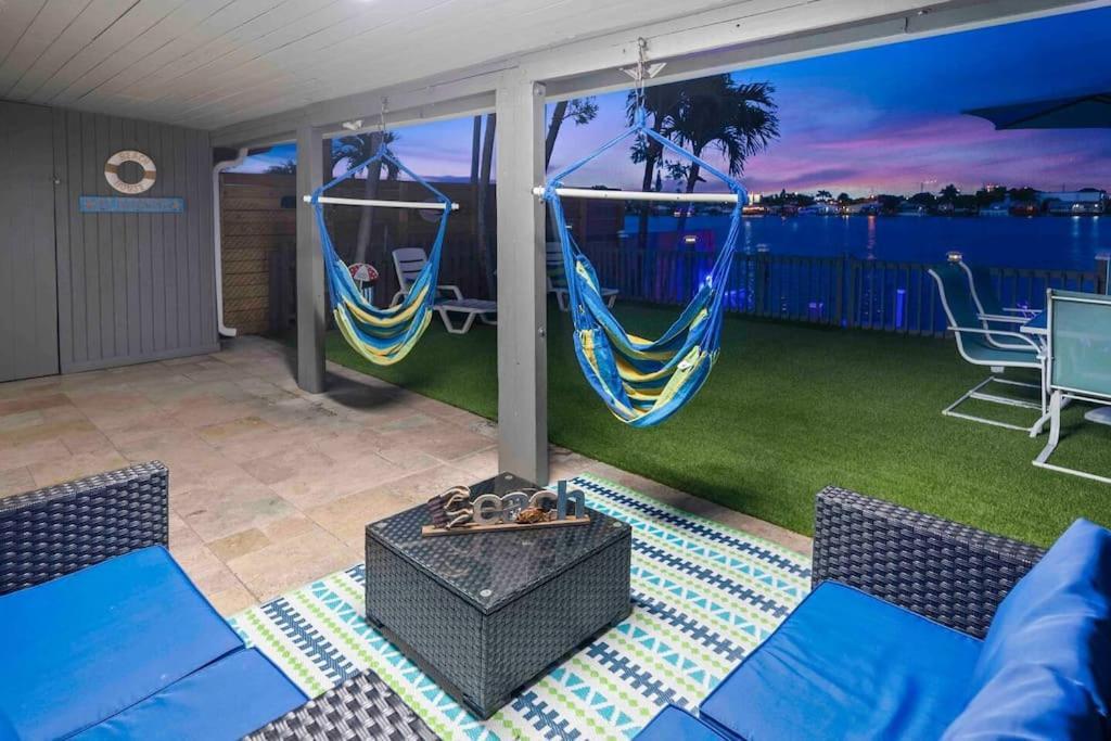 Lakefront Retreat Water View Fishing Casino Holiday home Fort Lauderdale