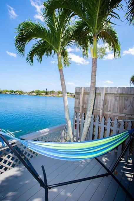 Lakefront Retreat Water View Fishing Casino