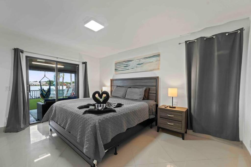 Lakefront Retreat Water View Fishing Casino *