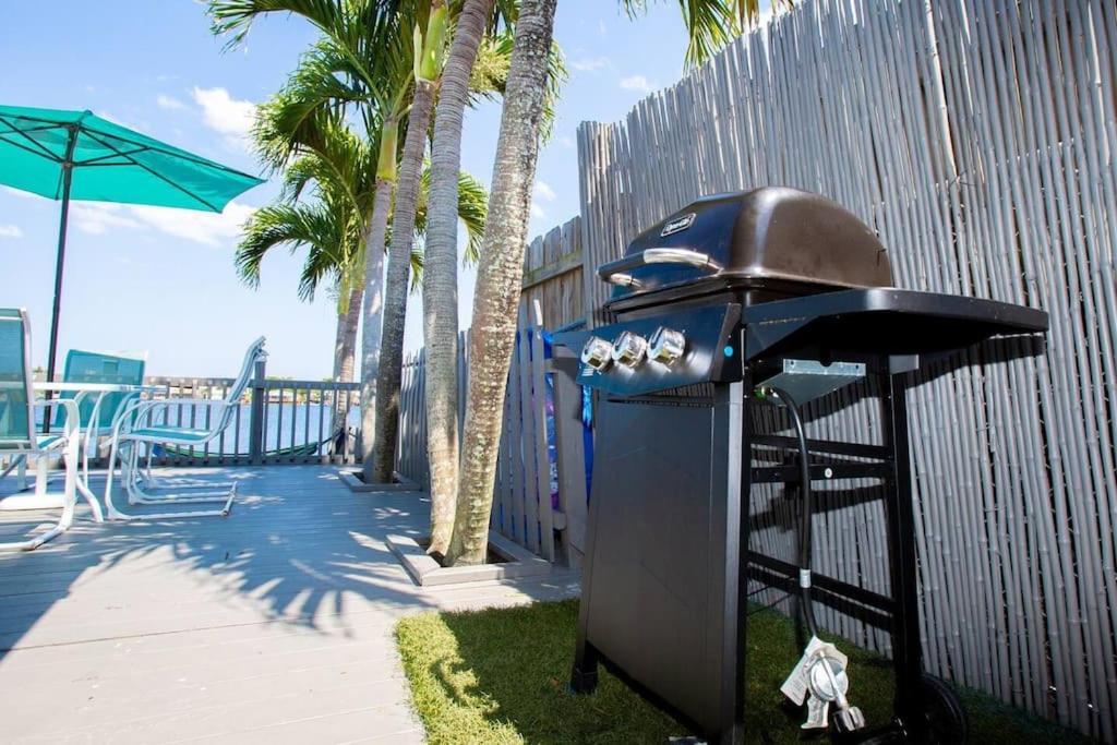 Holiday home Lakefront Retreat Water View Fishing Casino *