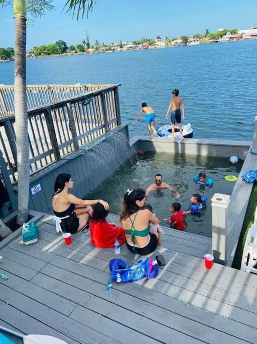 Lakefront Retreat Water View Fishing Casino * Fort Lauderdale