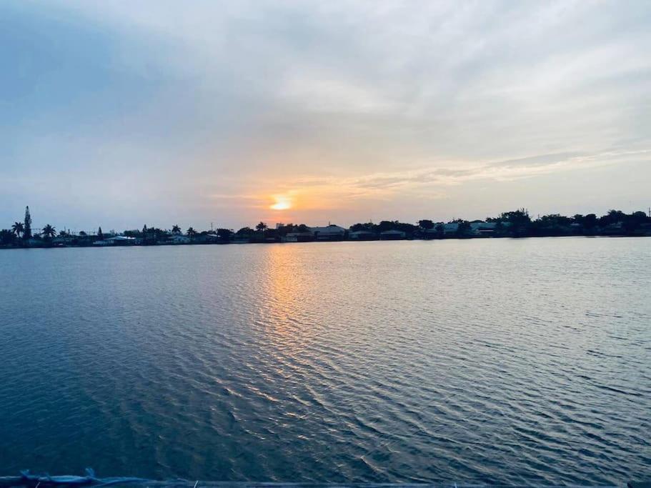 Lakefront Retreat Water View Fishing Casino *