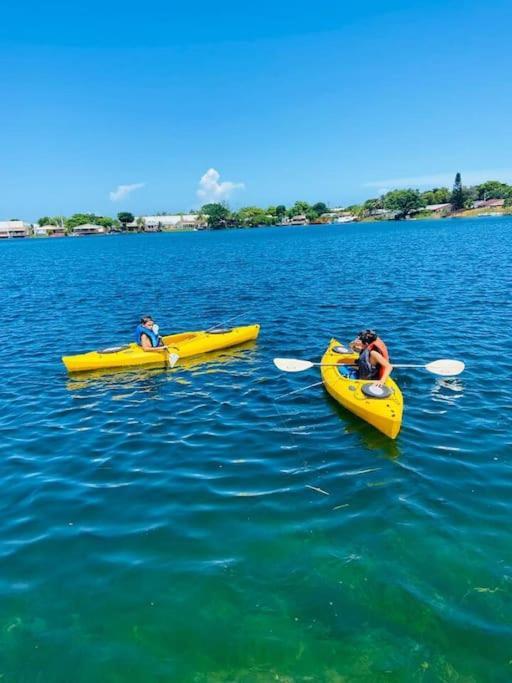 Lakefront Retreat Water View Fishing Casino Holiday home Fort Lauderdale