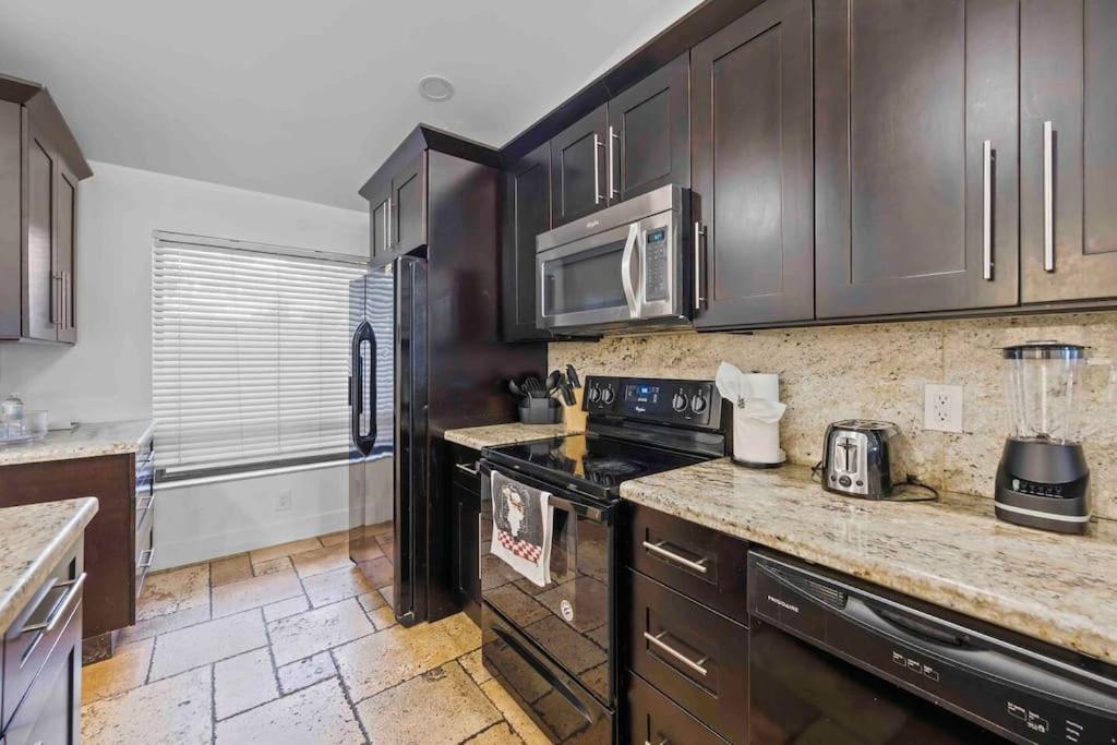 Holiday home Lakefront Retreat Water View Fishing Casino