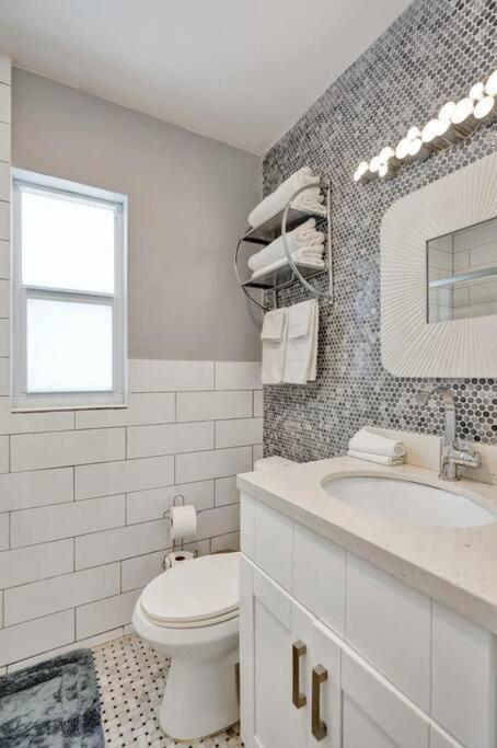 By Olas Bl, Pool, Parking, Remodeled & Fort Lauderdale