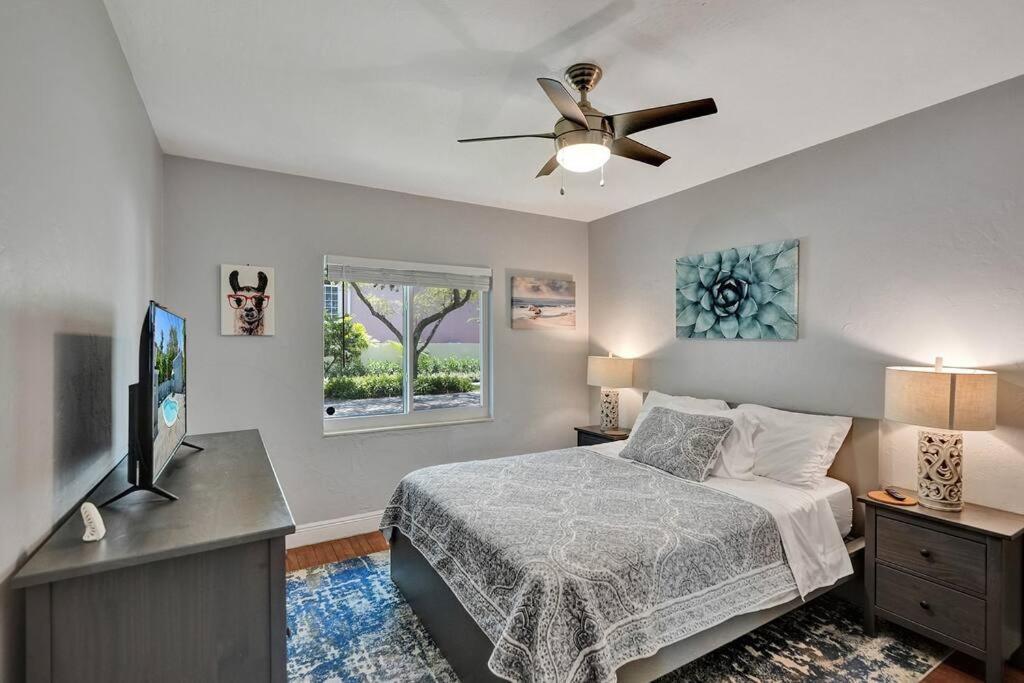 By Olas Bl, Pool, Parking, Remodeled & Apartment *